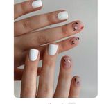 تصویر 1 کاشت ناخن نگین