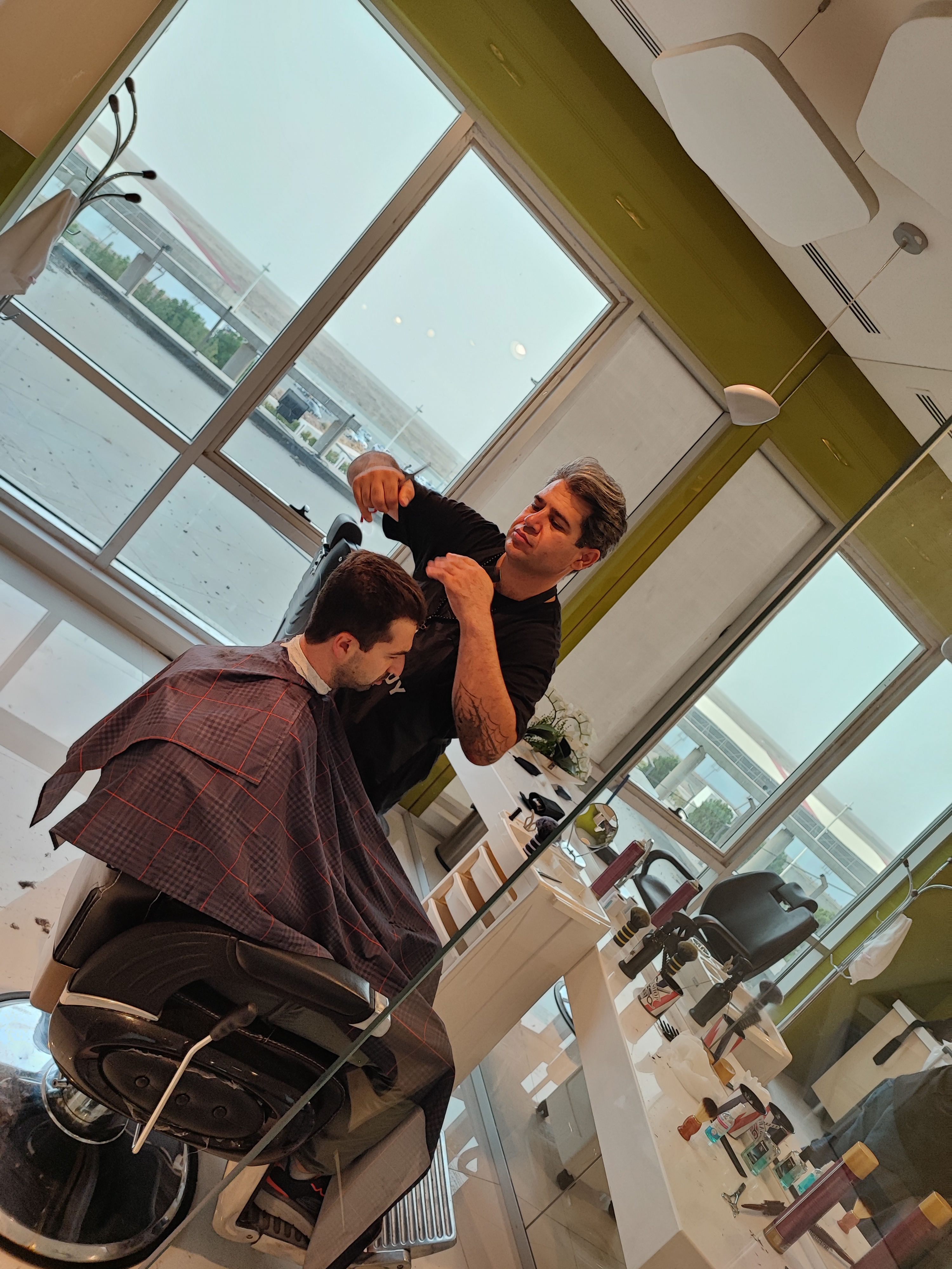 آرایشگاه مردانه کافه مو