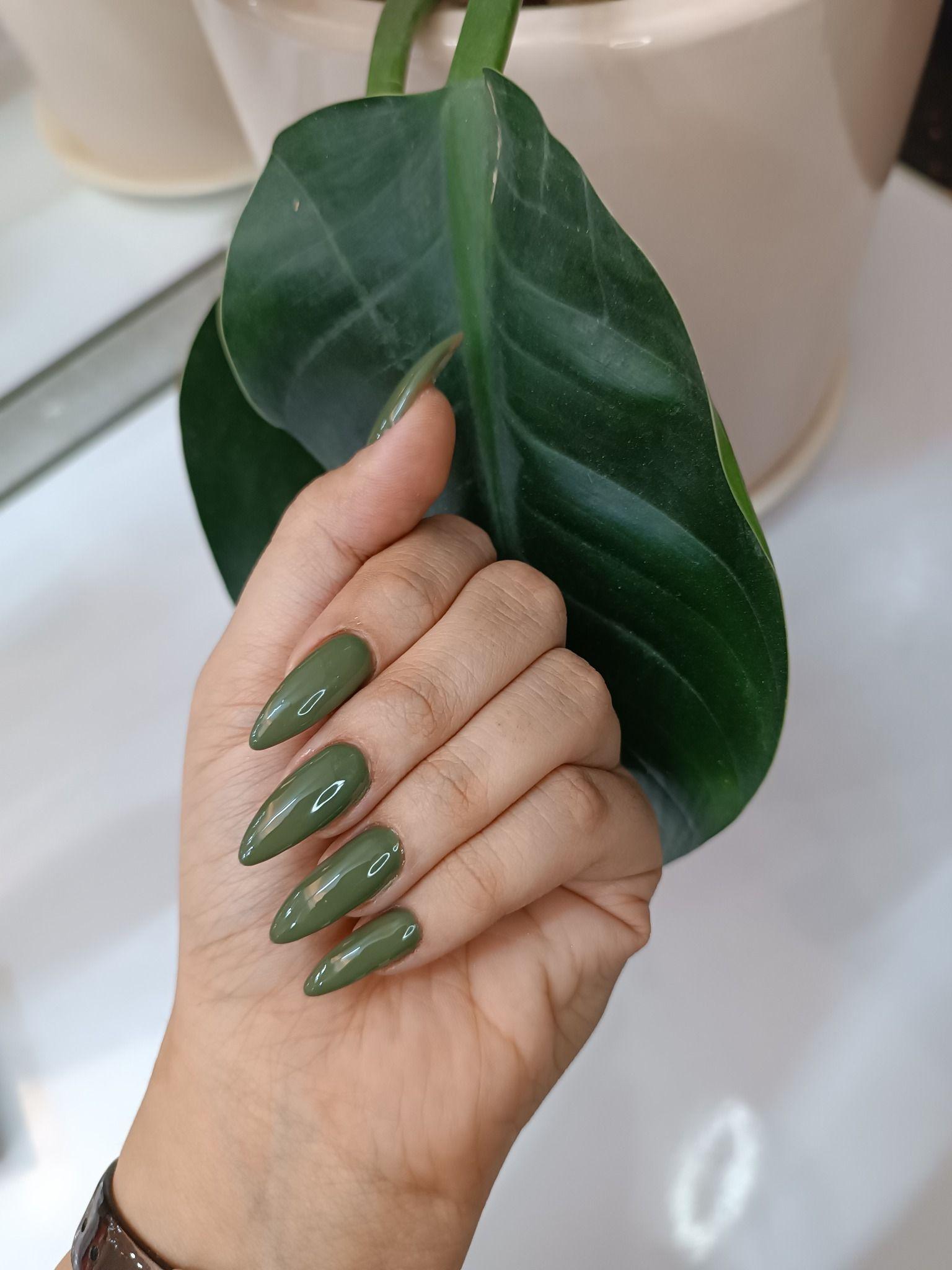 ناخن کار حرفه ای مریم علوی