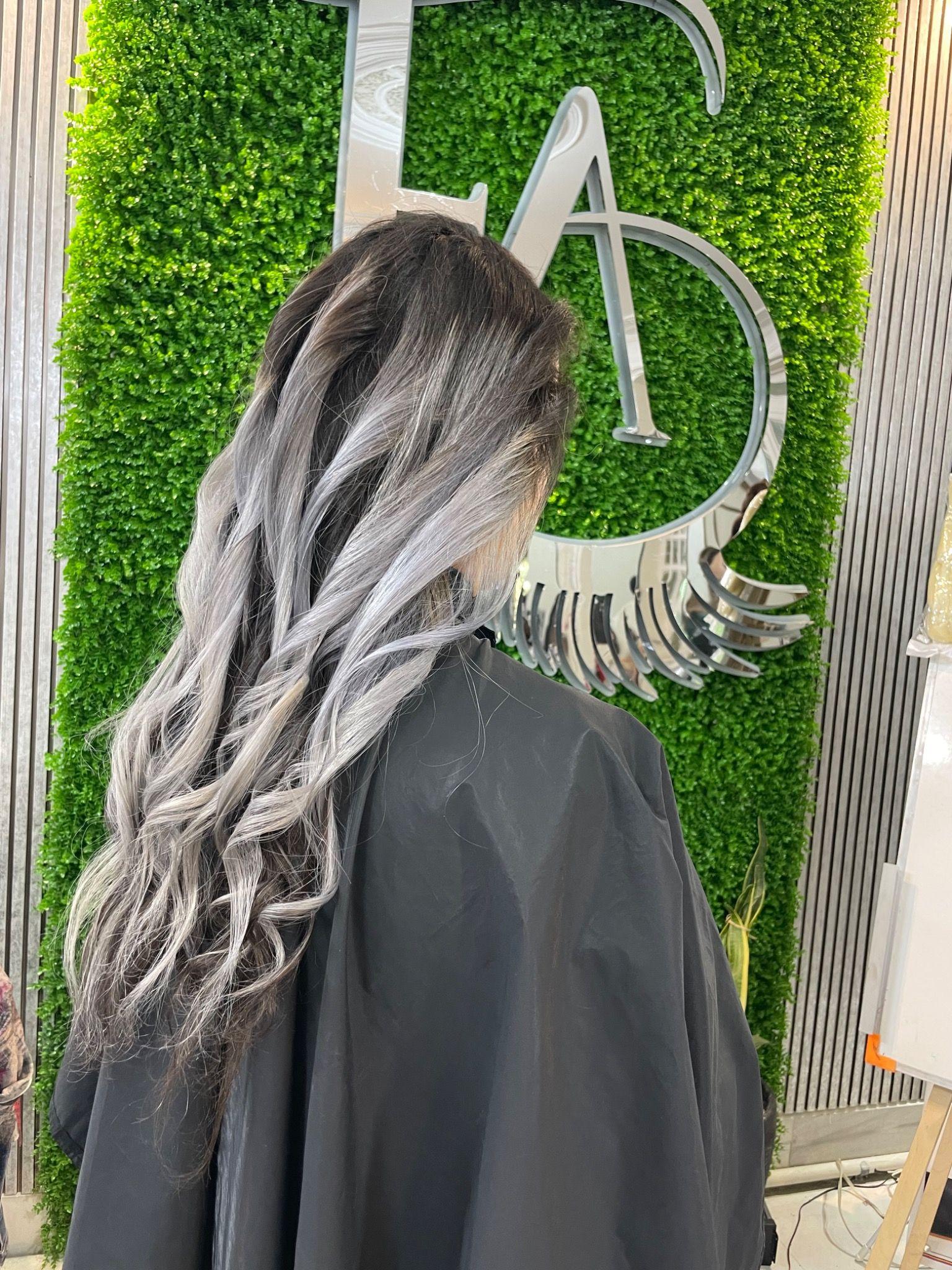خدمات و آموزش رنگ و لایت