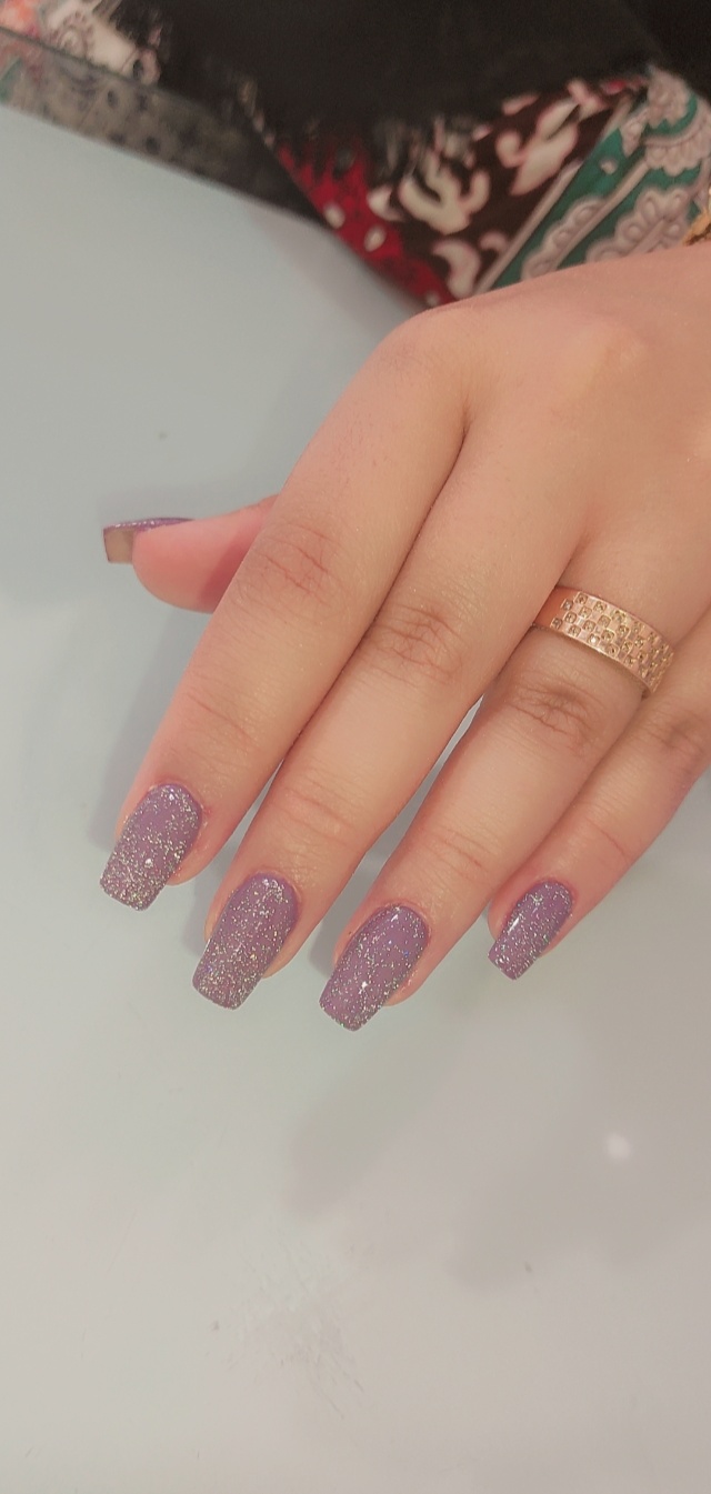 کاشت ناخن(سالن نقره نگار)