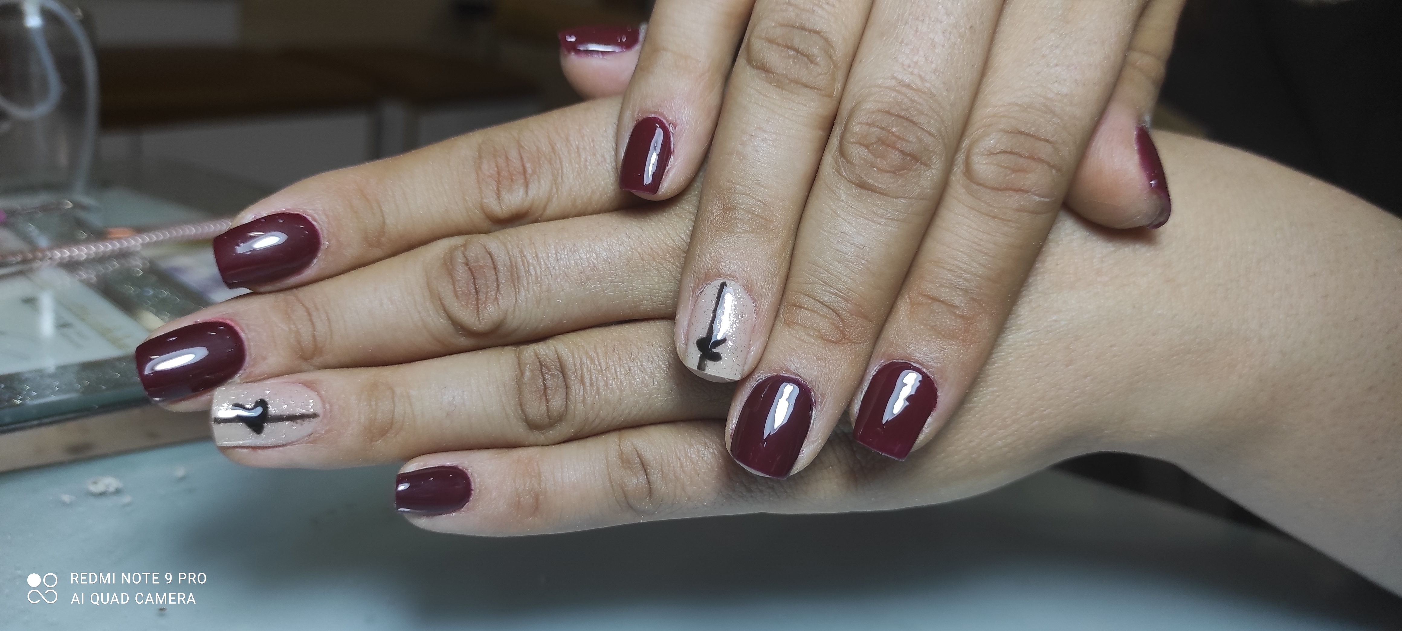 کاشت ناخن(سالن نقره نگار)