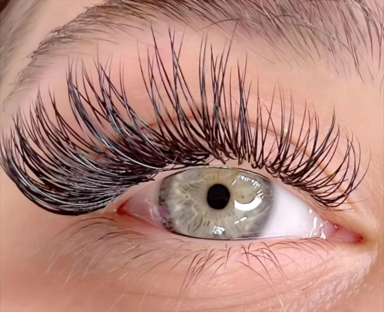 مرکزتخصصی مژه مریم جانباز