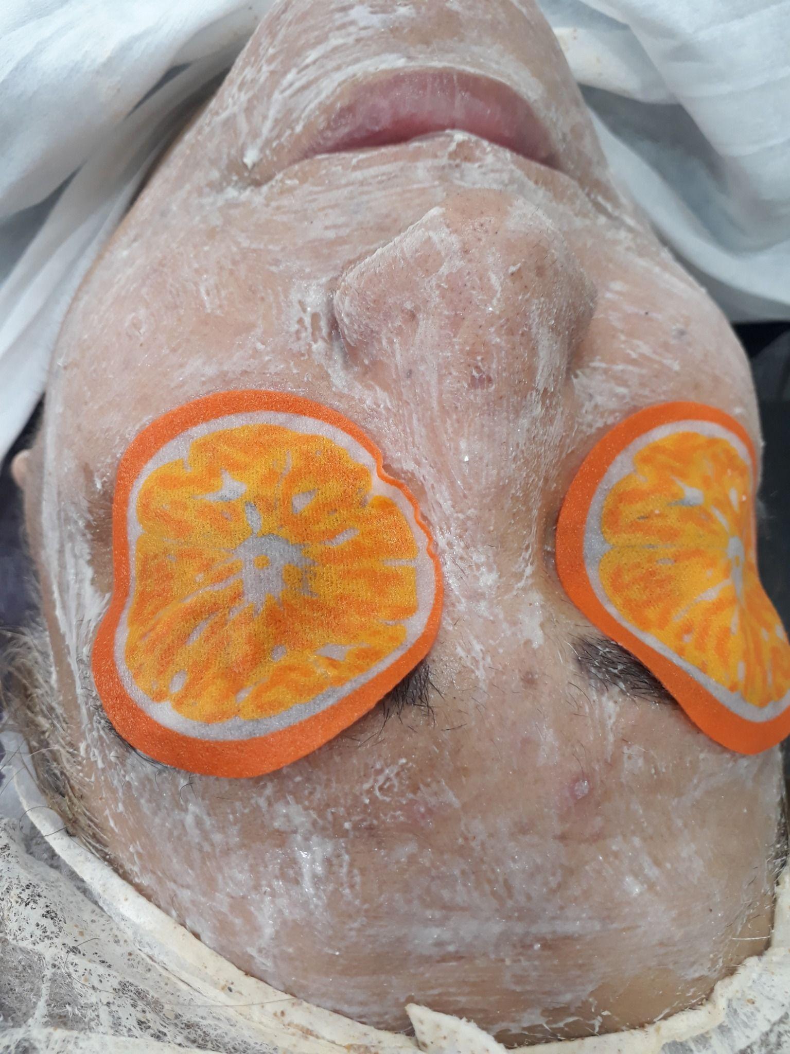 جوانسازی،پاکسازی وفیشیال تخصصی اتاق پوست آزیتا