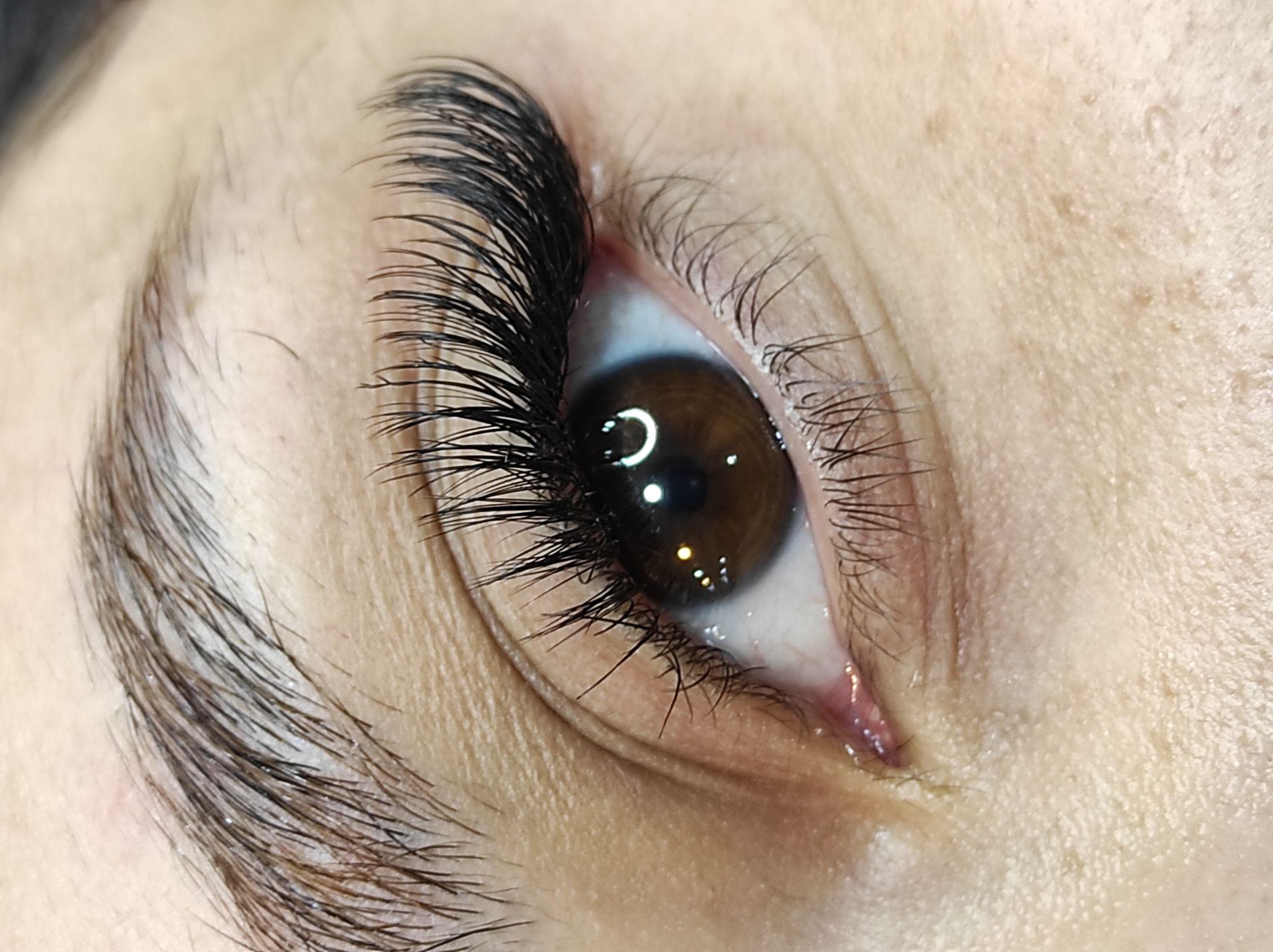 اکستنشن مژه و میکروبلیدینگ ابرو سما