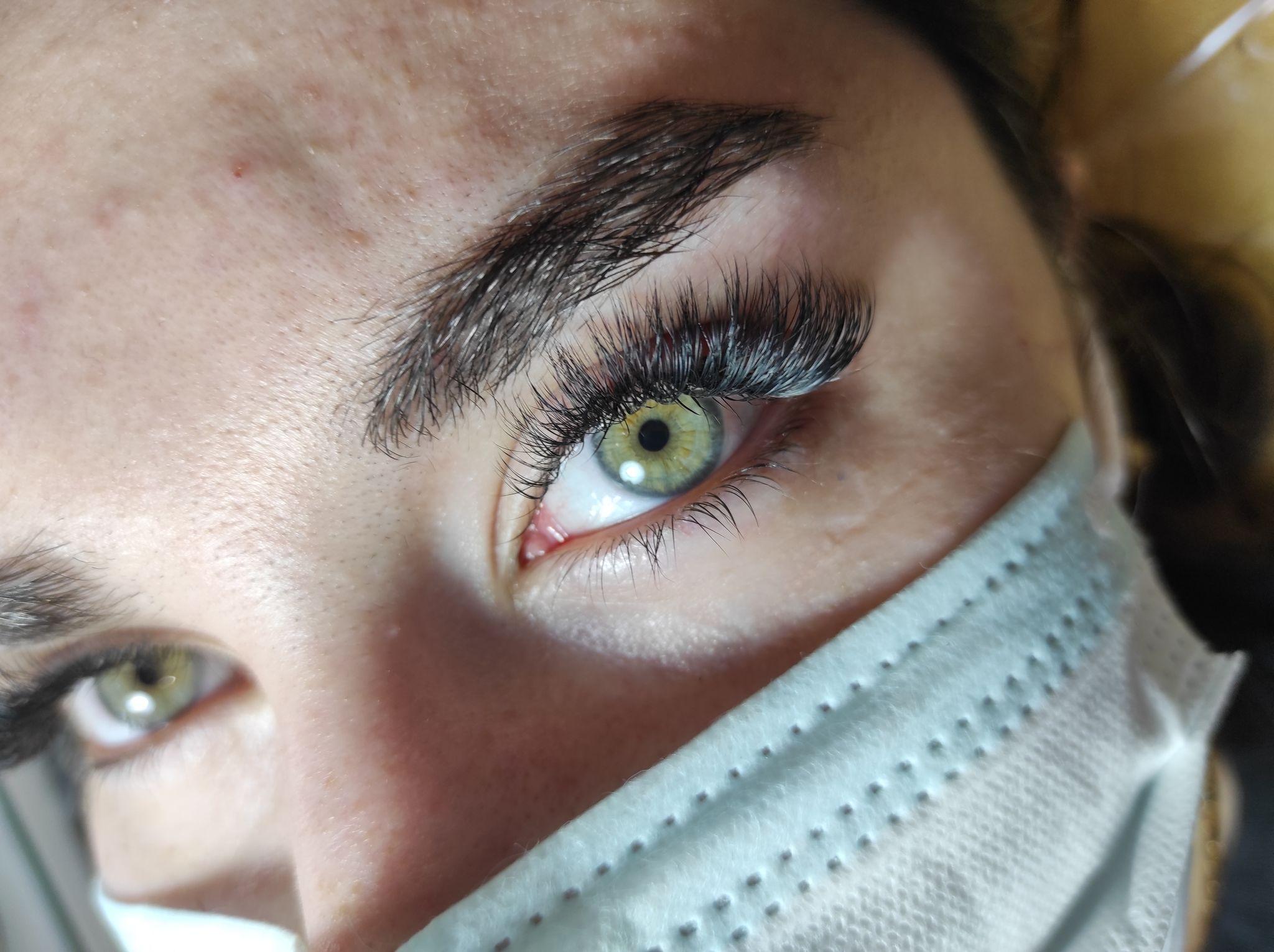 اکستنشن مژه و میکروبلیدینگ ابرو سما