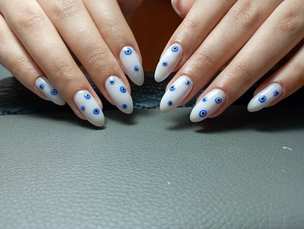 خدمات تخصصی کاشت ناخن زهره