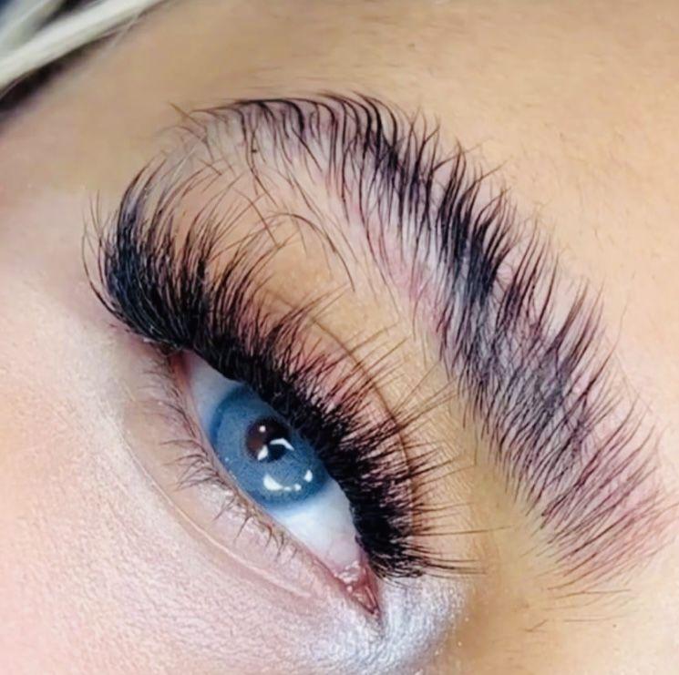 سالن زیبایی مژه هیدن