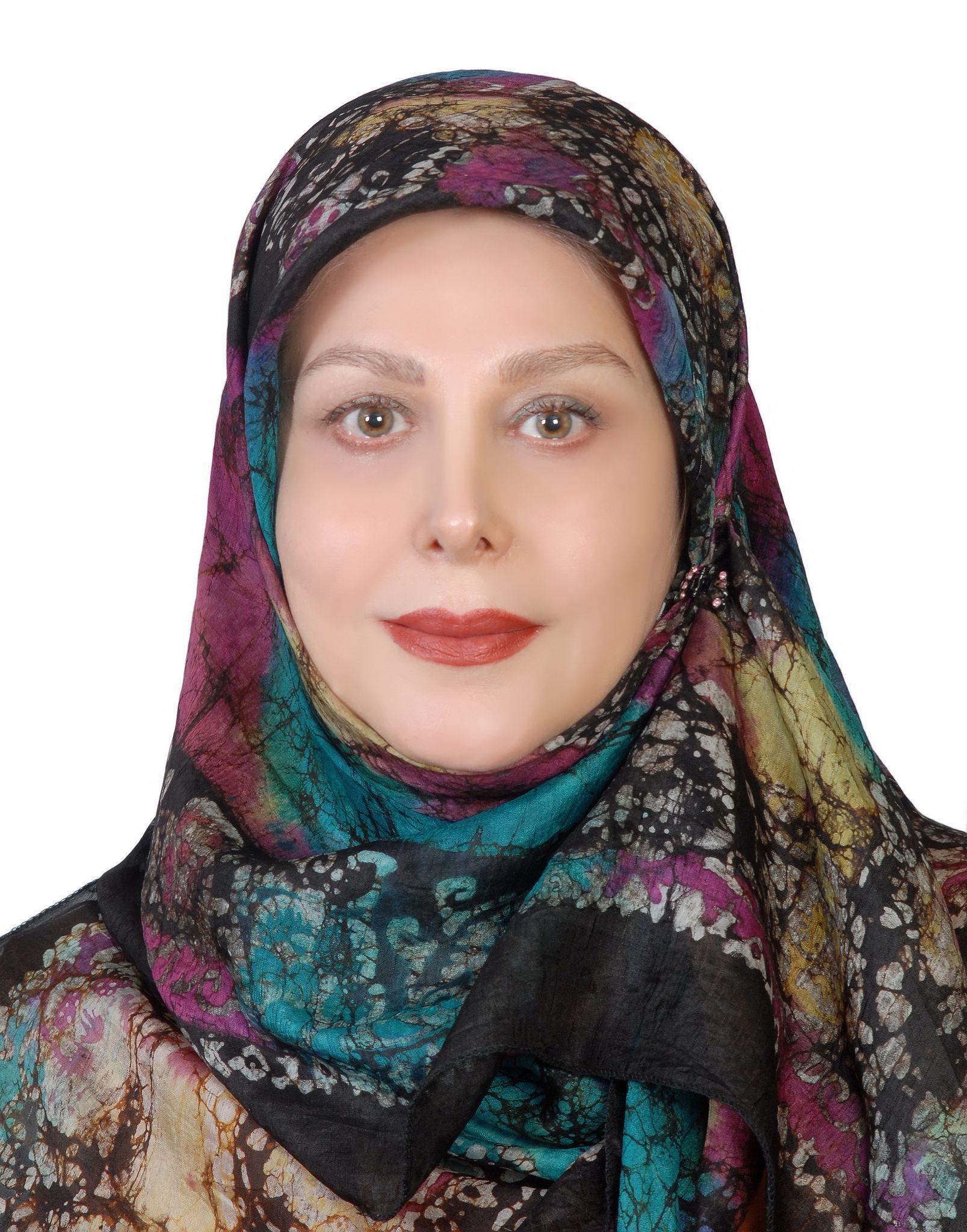 پاکسازی و فیشیال تخصصی .شانا بیوتی