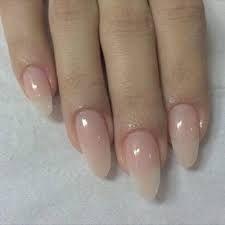 سالن کاشت ناخن ماه پیشونی
