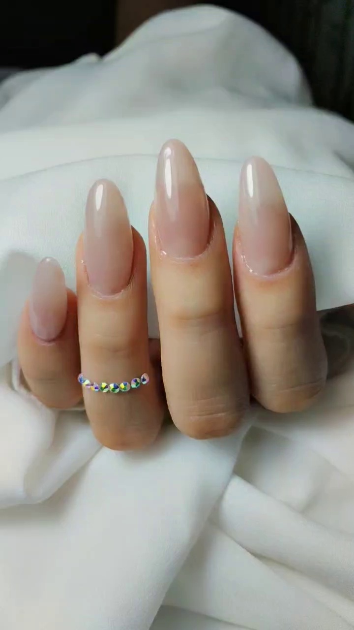 کاشت ناخن آیسان