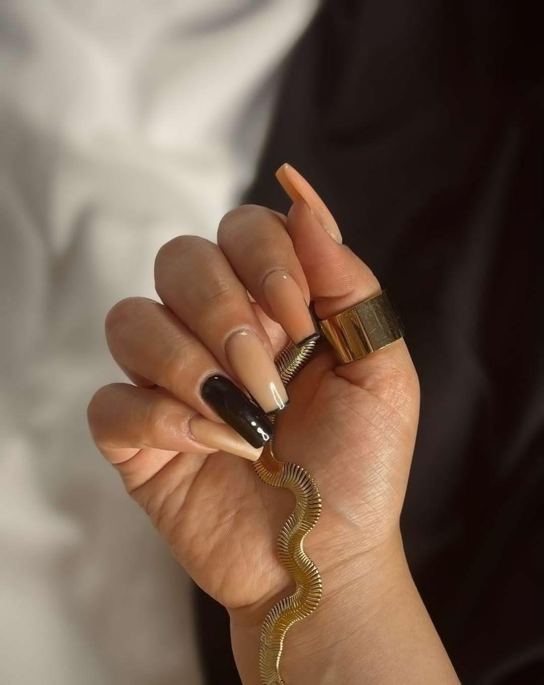 کاشت ناخن آیدا