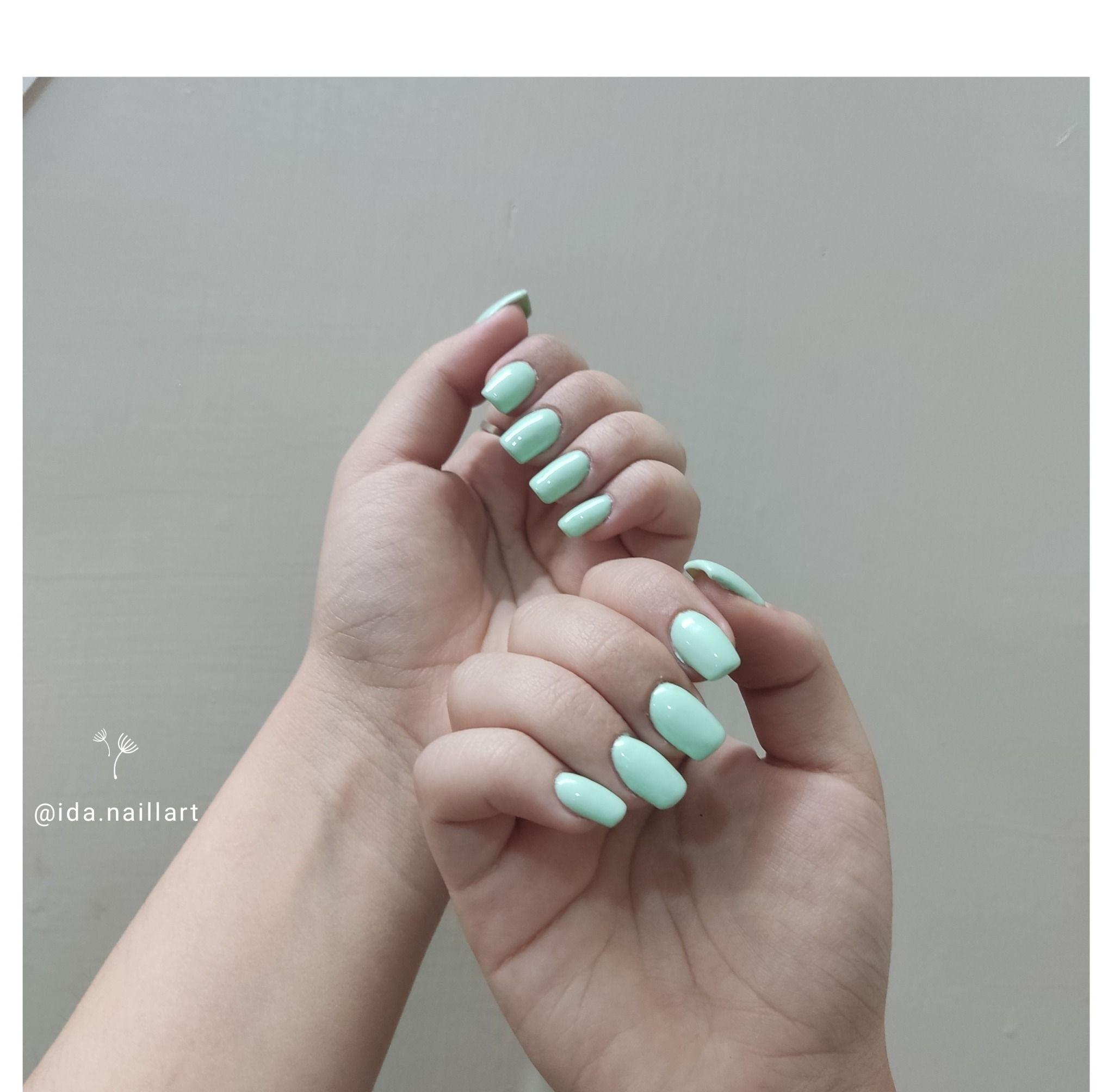 کاشت ناخن آیدا