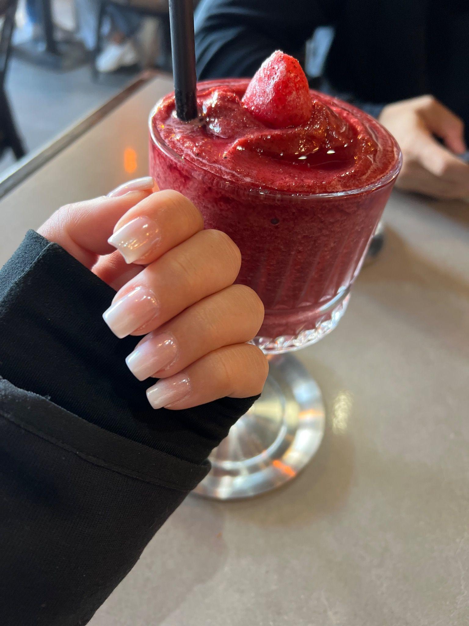 آموزشگاه و سالن زیبایی آزیش(نوشهر)