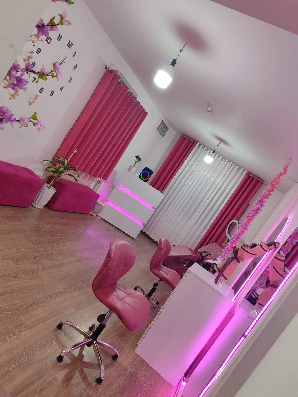 سالن زیبایی رادیس