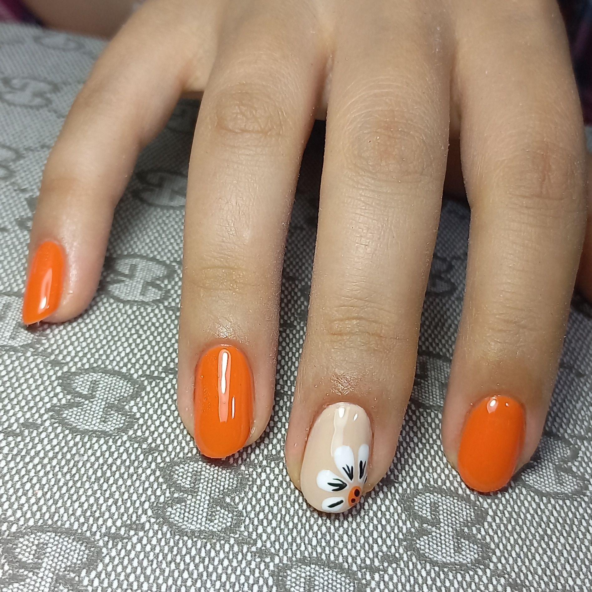 خدمات کاشت ناخن و کراتین مو مرضیه رحیمی