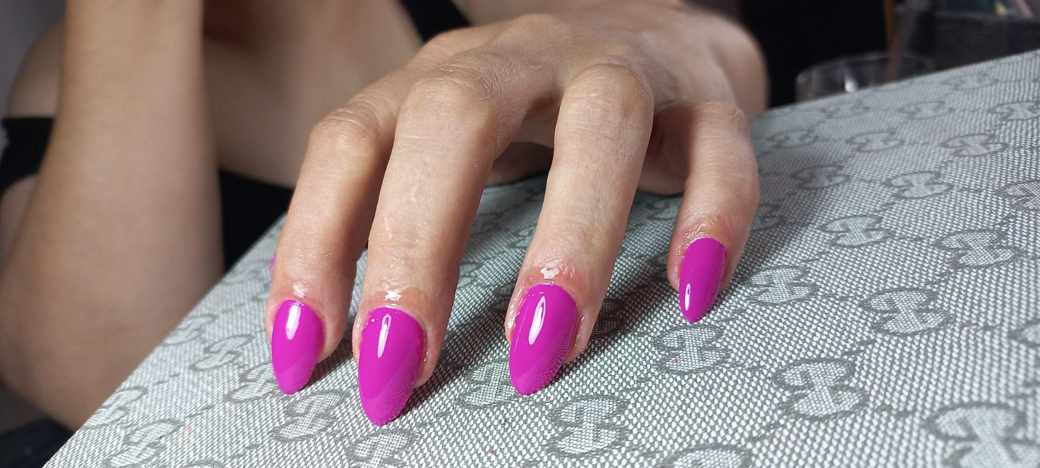 خدمات کاشت ناخن و کراتین مو مرضیه رحیمی