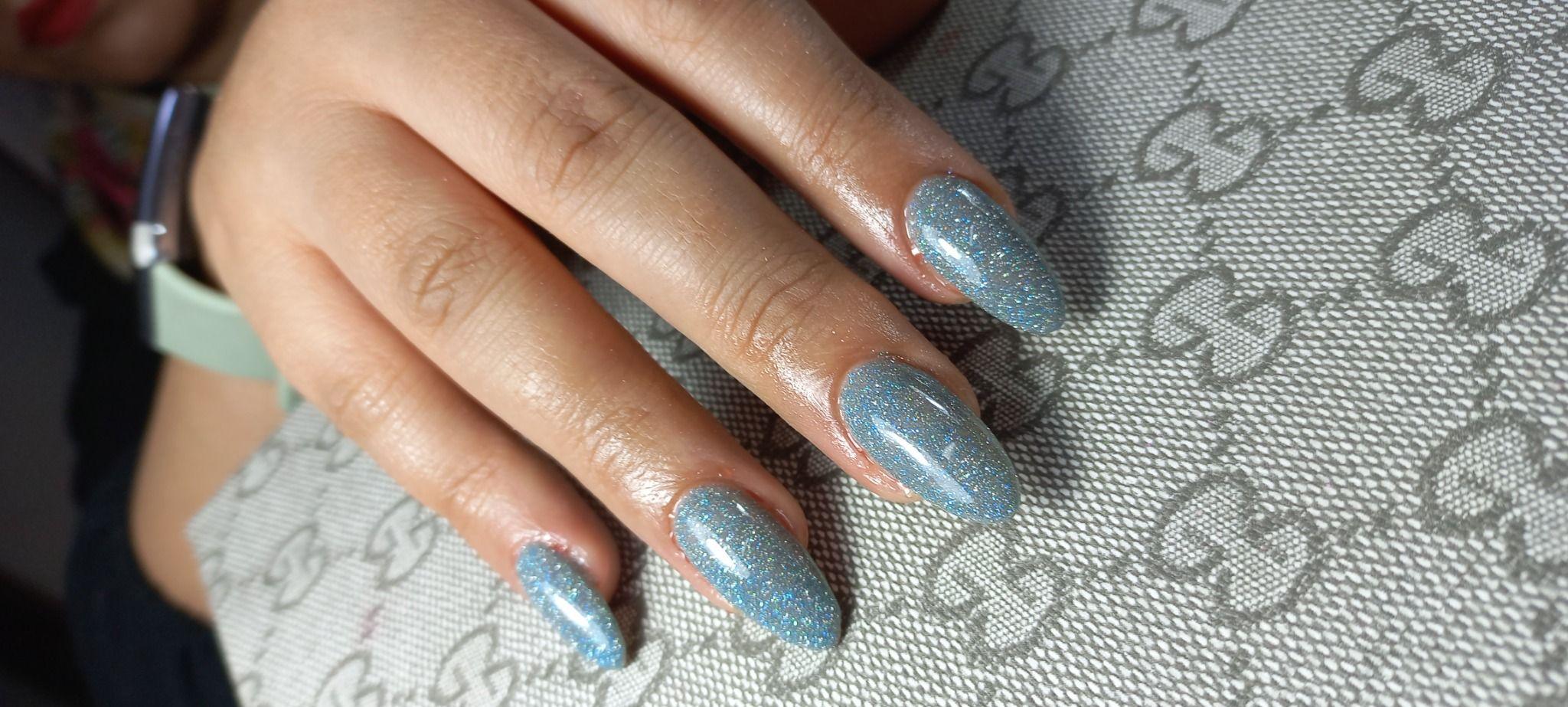 خدمات کاشت ناخن و کراتین مو مرضیه رحیمی