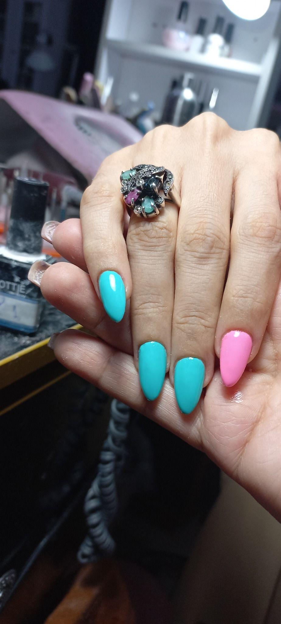 خدمات کاشت ناخن و کراتین مو مرضیه رحیمی