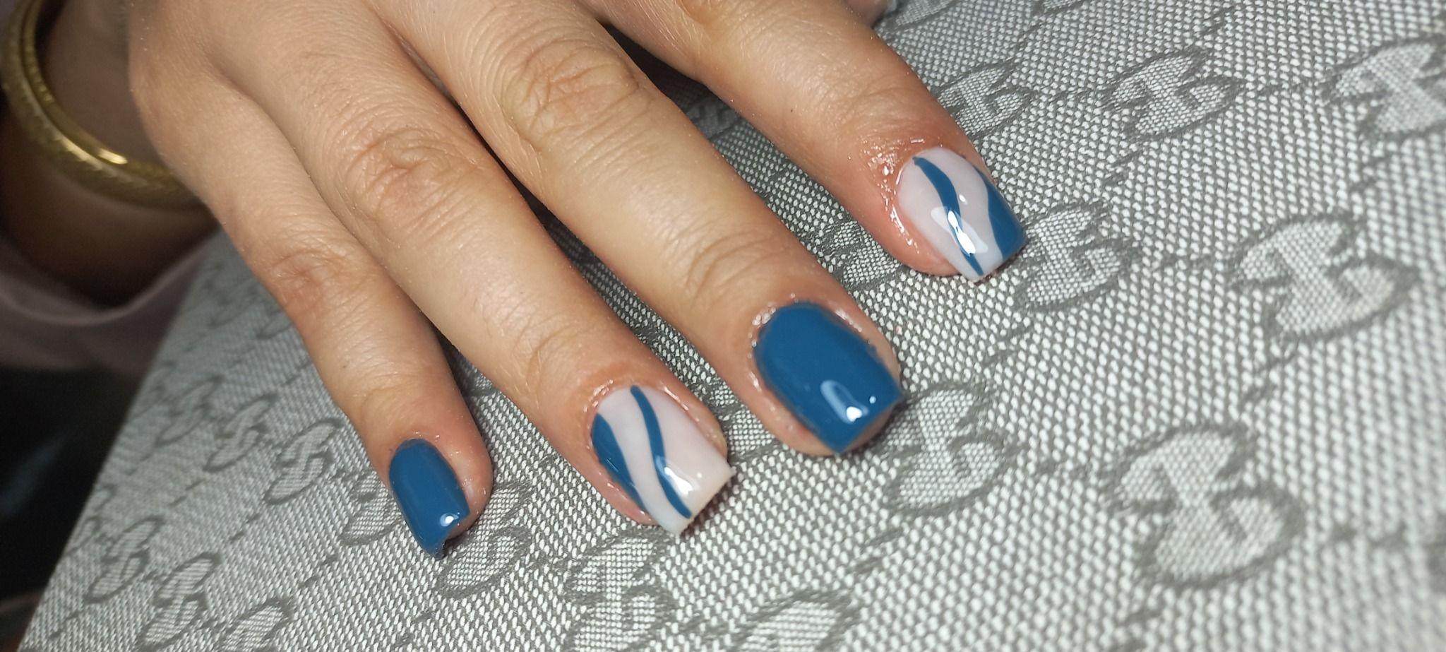 خدمات کاشت ناخن و کراتین مو مرضیه رحیمی