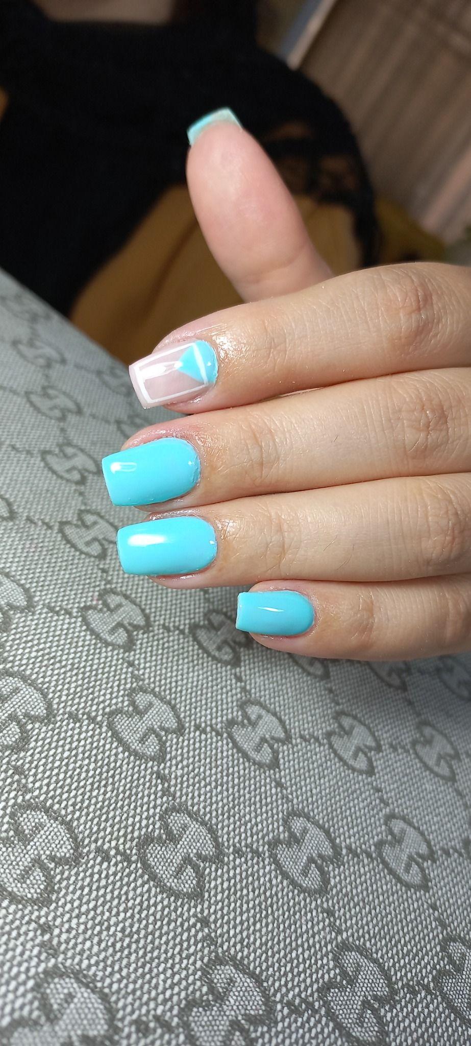 خدمات کاشت ناخن و کراتین مو مرضیه رحیمی