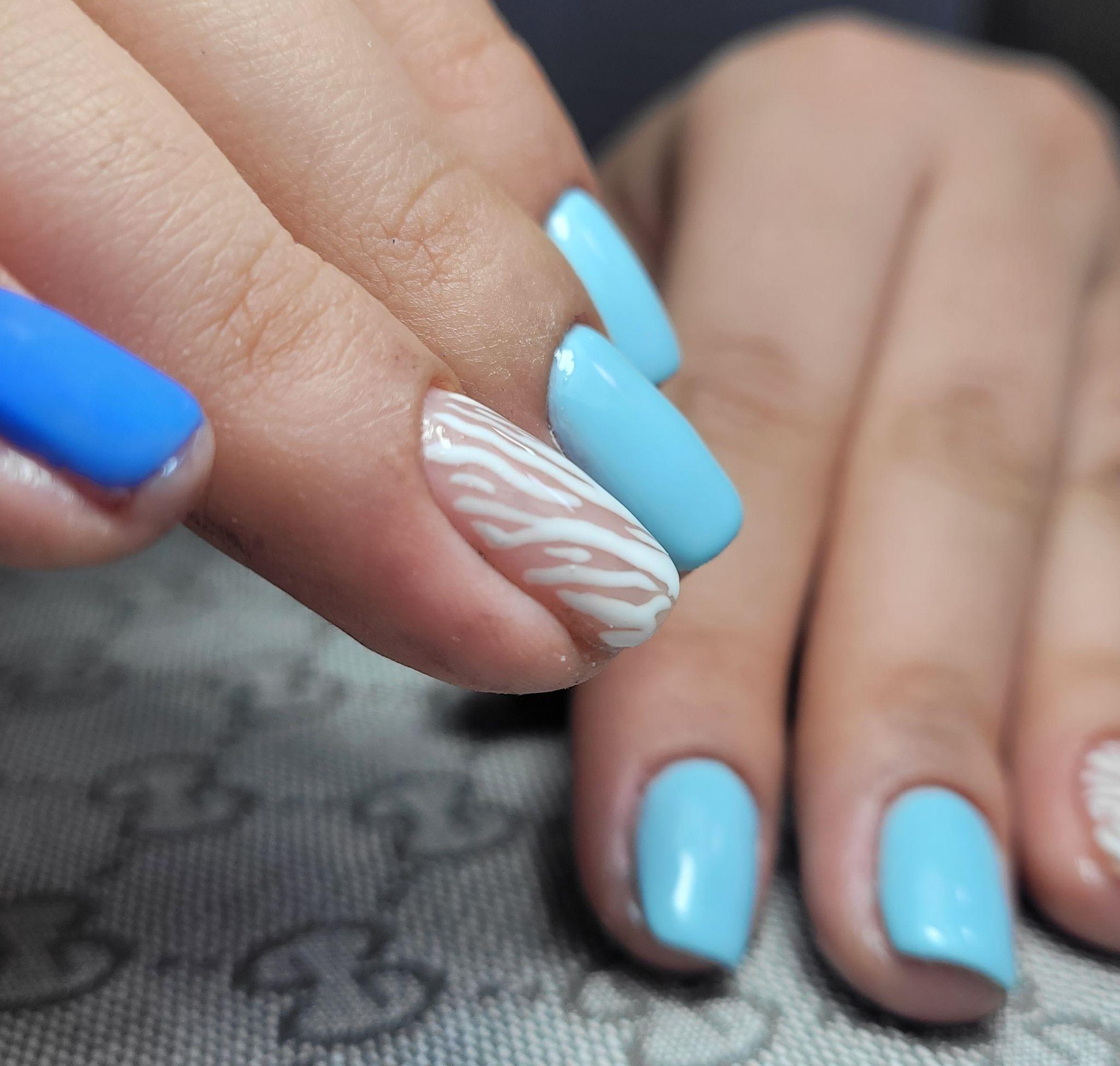 خدمات کاشت ناخن و کراتین مو مرضیه رحیمی