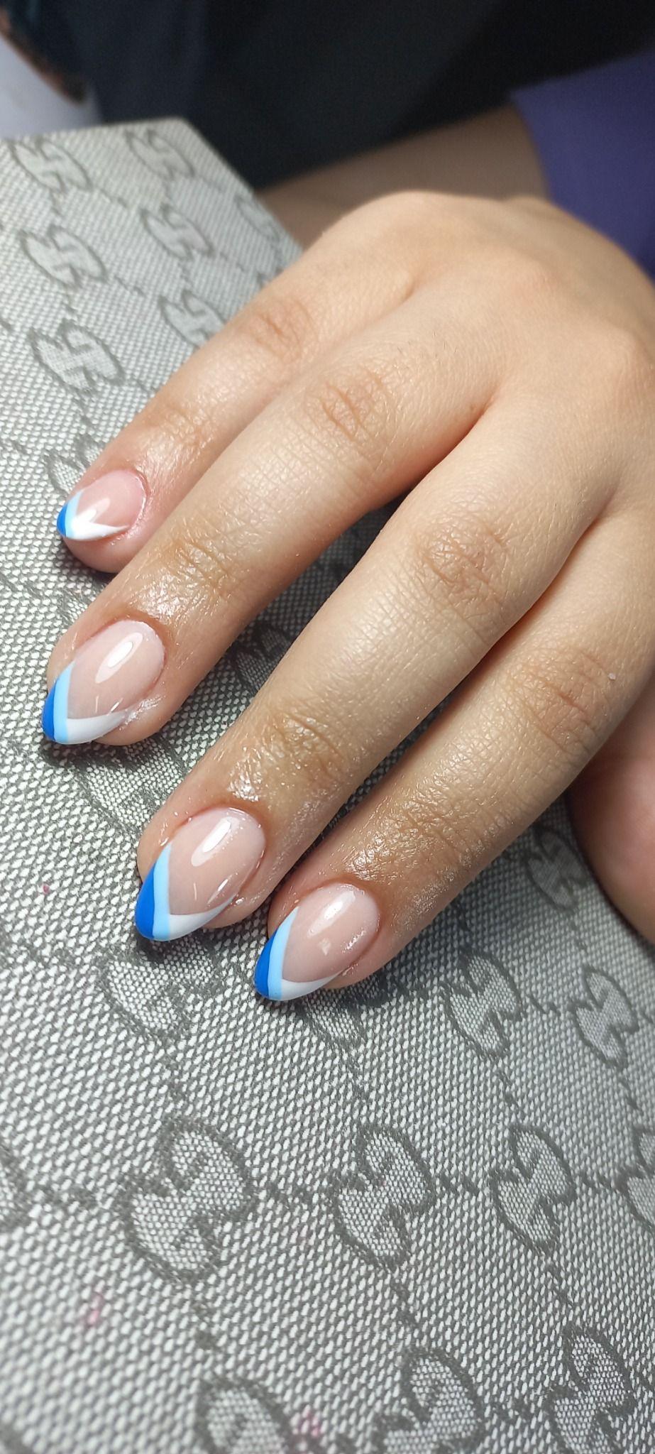 خدمات کاشت ناخن و کراتین مو مرضیه رحیمی