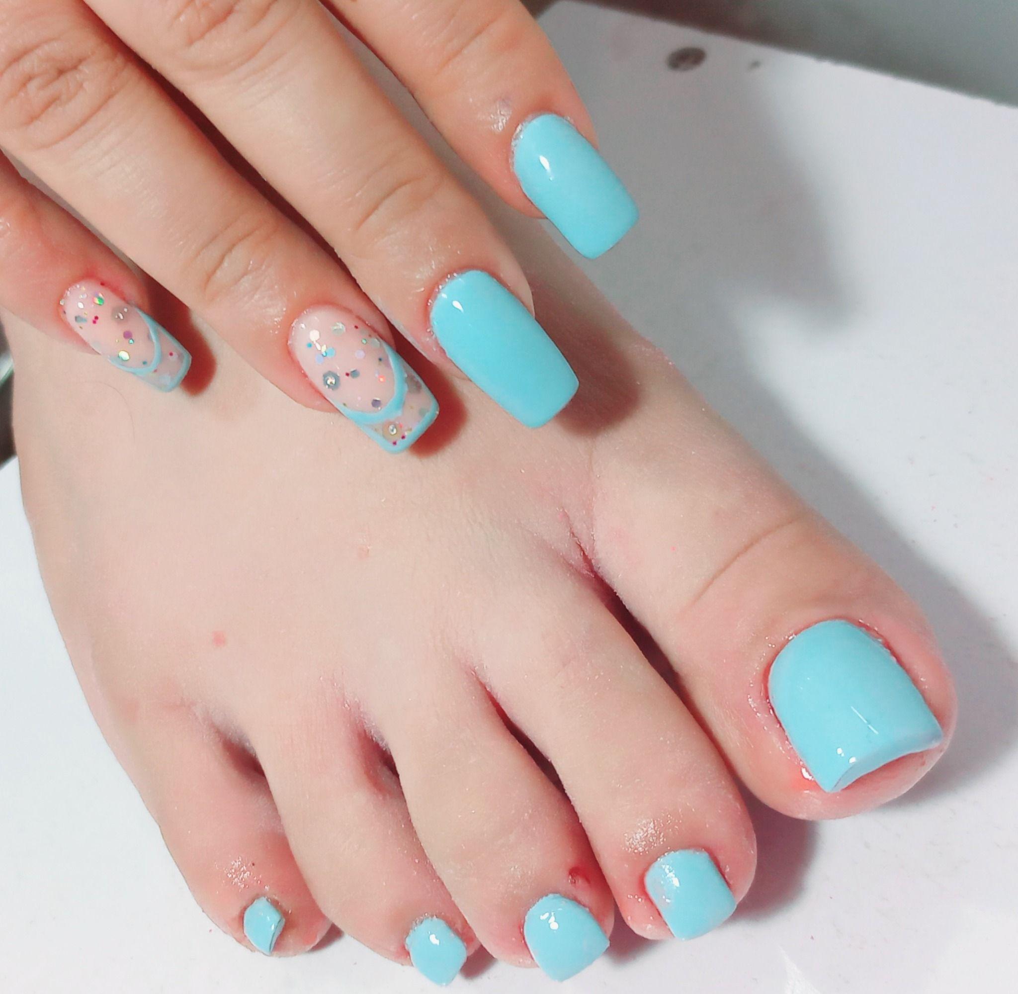 خدمات کاشت ناخن و کراتین مو مرضیه رحیمی