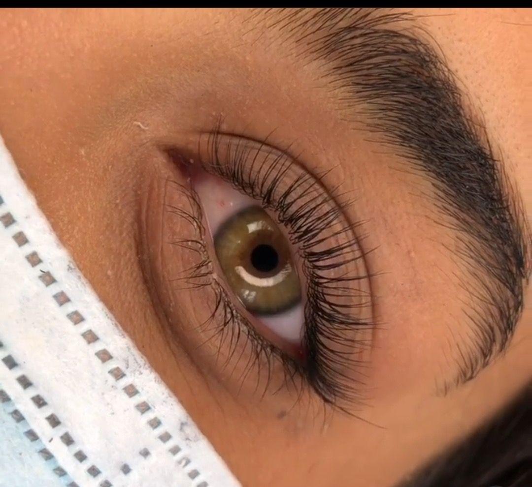 خدمات کاشت و اکستنشن مژه رابو