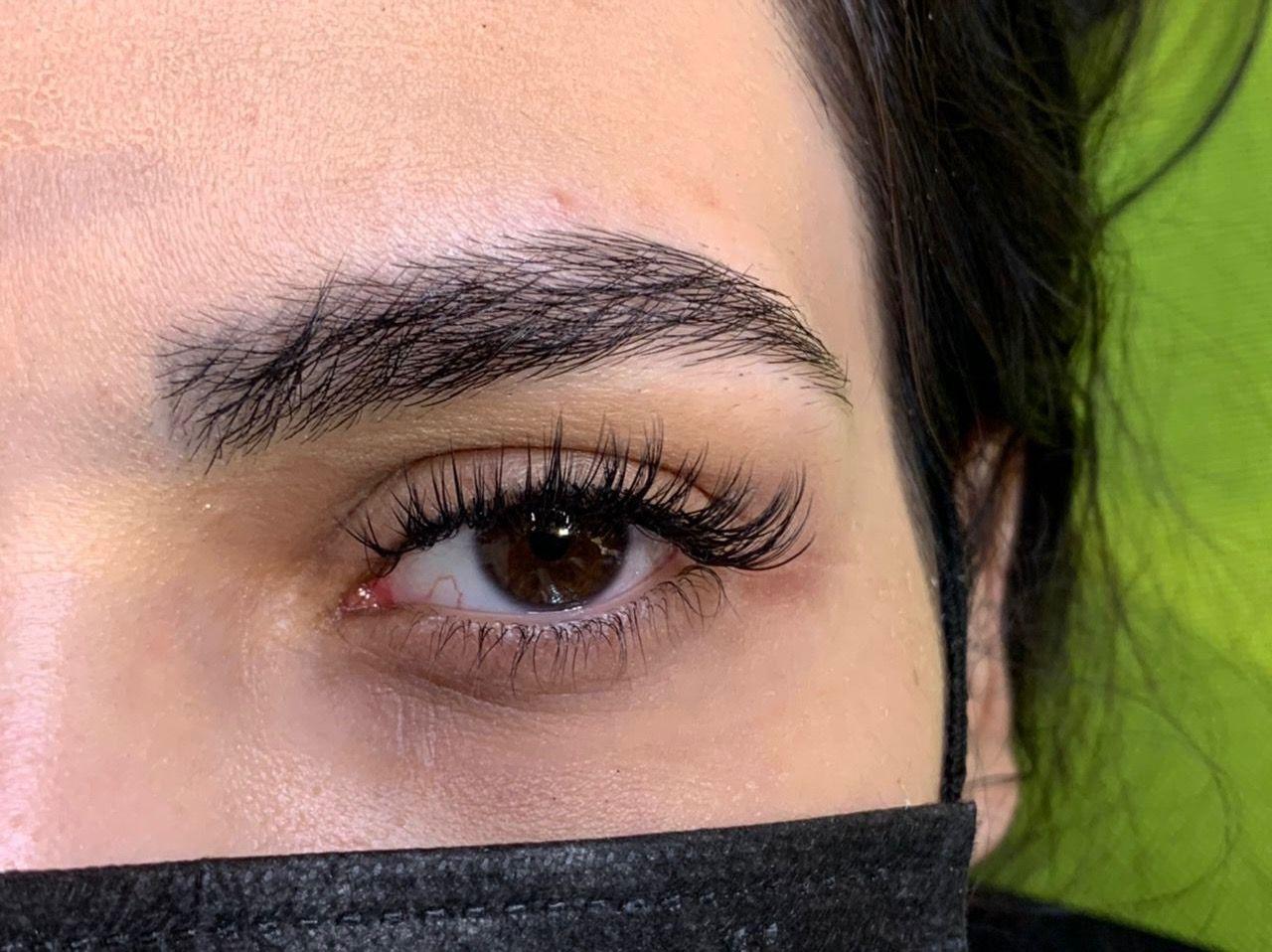 خدمات کاشت و اکستنشن مژه رابو