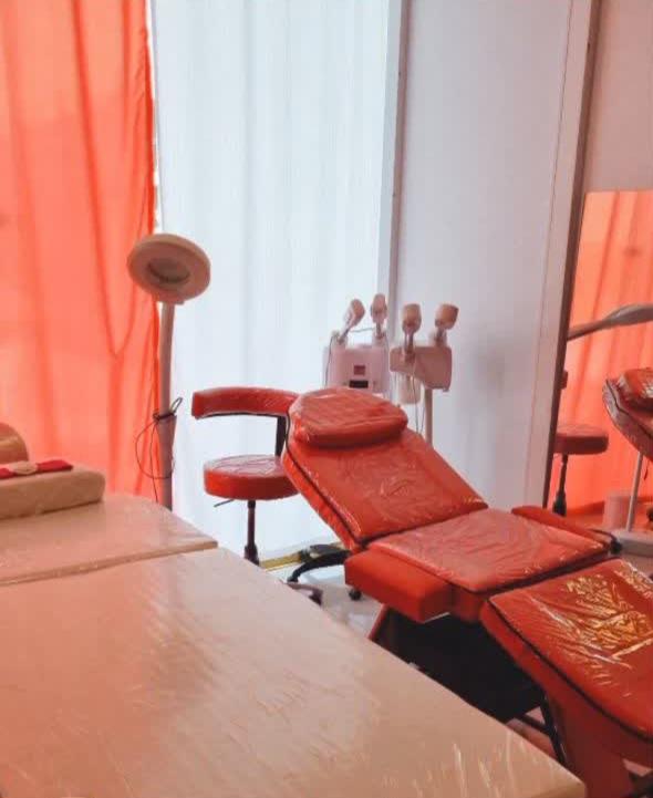 سالن زیبایی صورتی