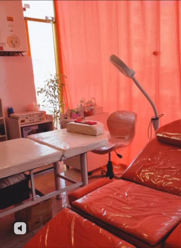 سالن زیبایی صورتی