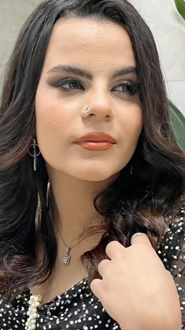 سالن زیبایی قرمز