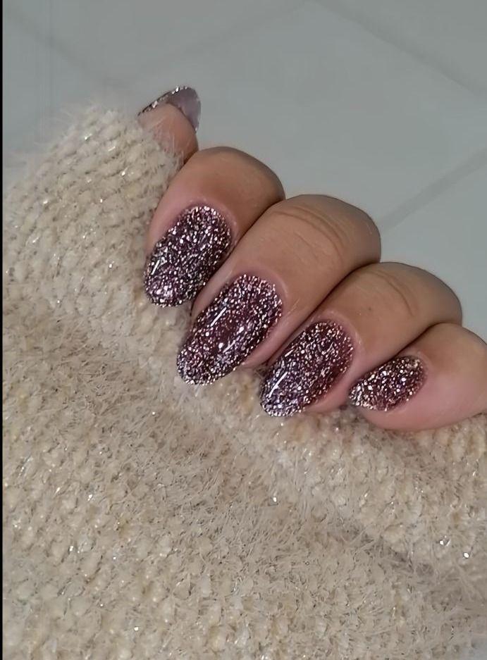 سالن ناخنکاری مری