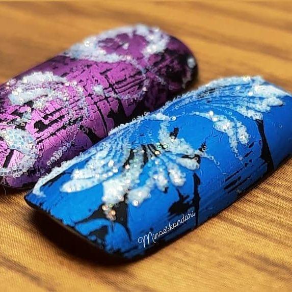 کاشت ناخن مینا