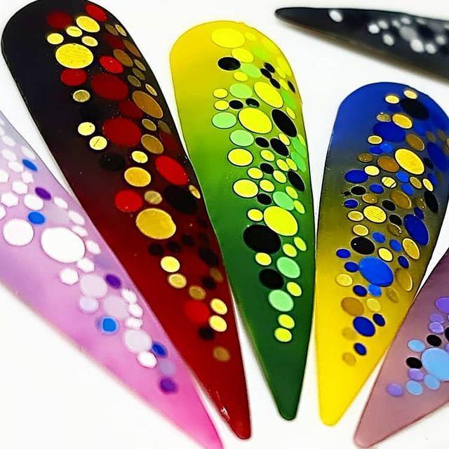 کاشت ناخن مینا