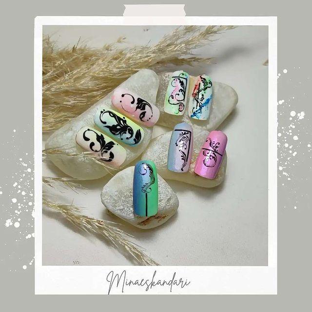 کاشت ناخن مینا