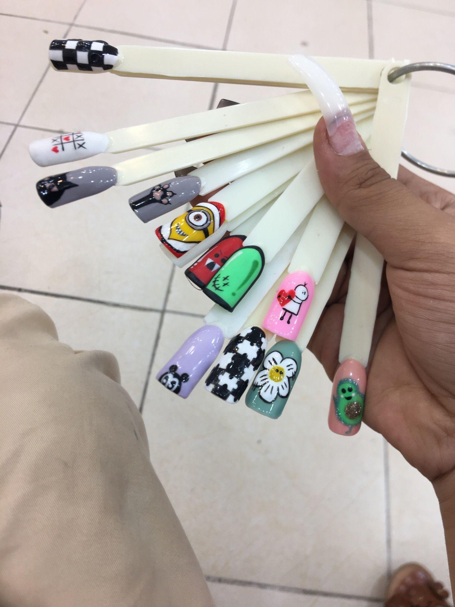 خدمات کاشت ناخن نیل پینکو