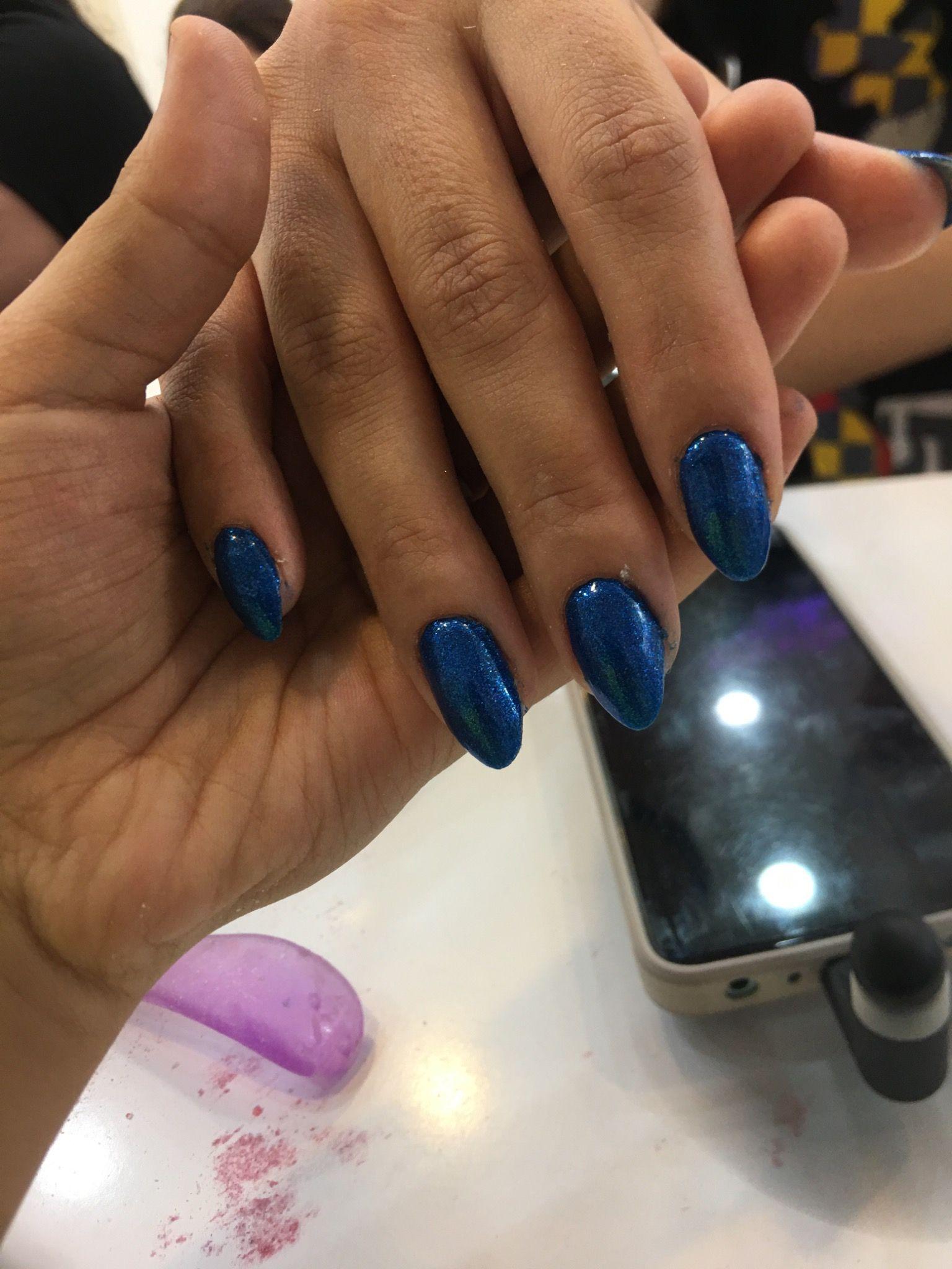 خدمات کاشت ناخن نیل پینکو