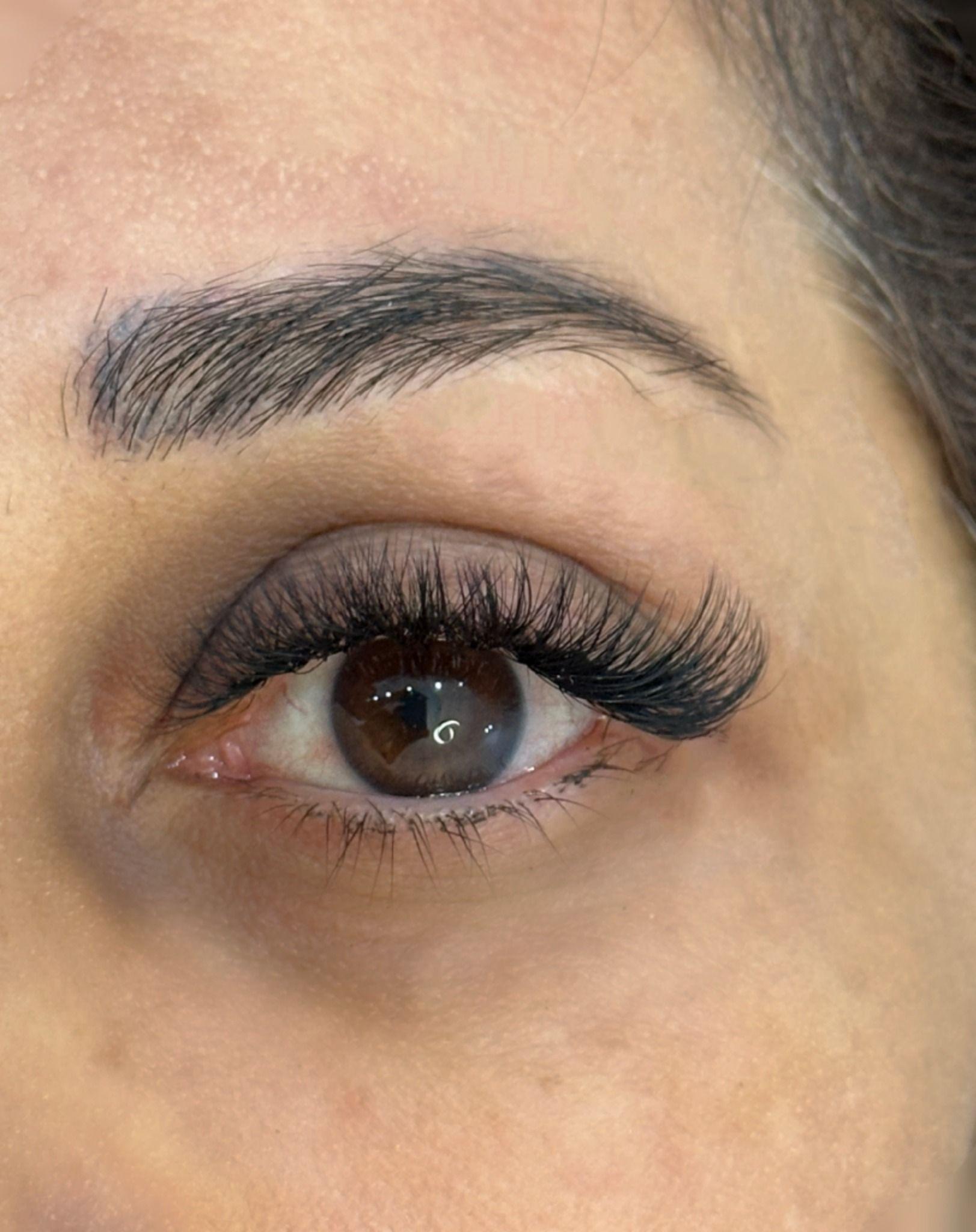 خدمات تخصصی لیفت و اکستنشن مژه