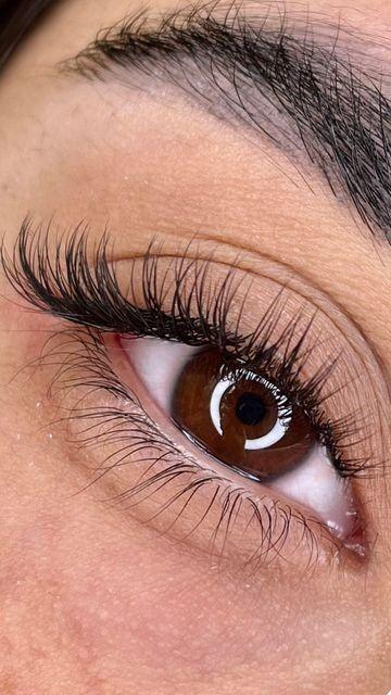 خدمات تخصصی لیفت و اکستنشن مژه