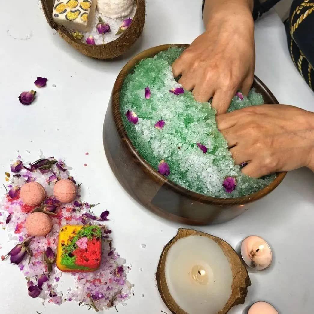 مرکز تخصصی زیبایی سمیه داوری