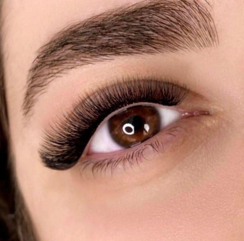 اکستنشن مژه ارومیه