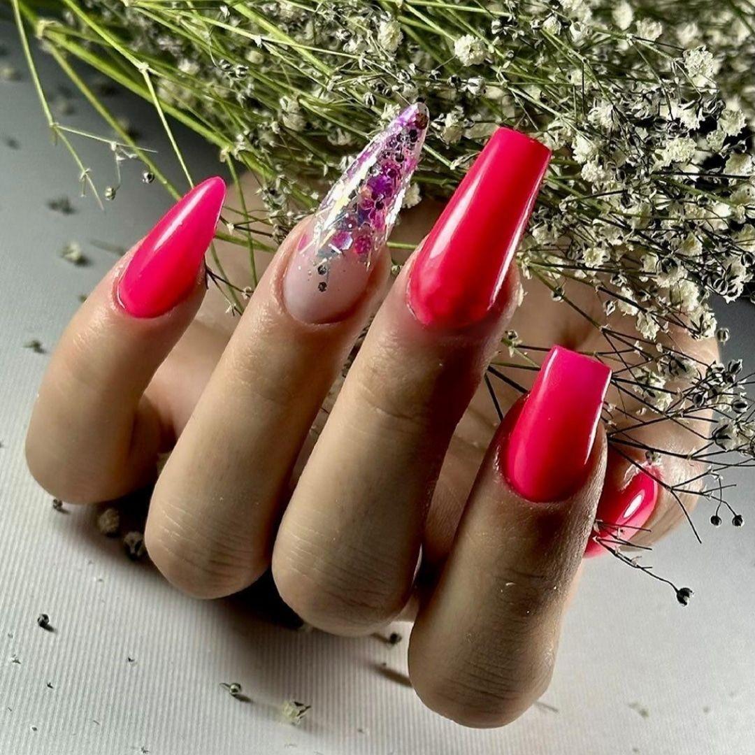 مرکز کاشت ناخن نازنین