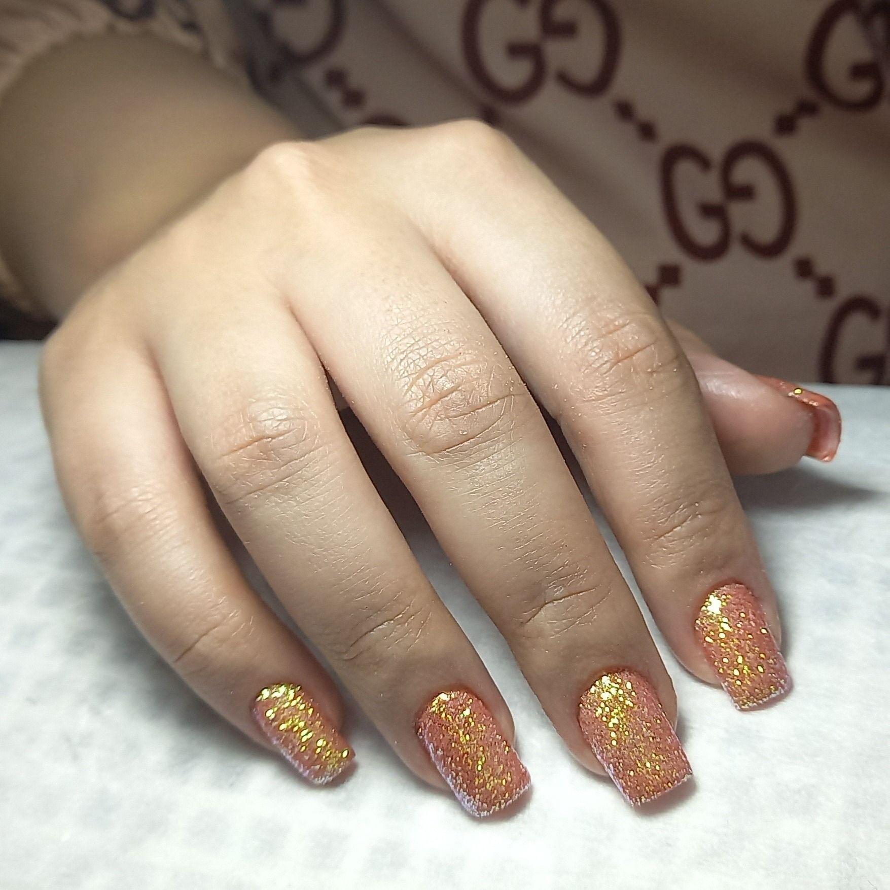 خدمات ناخن ساراحسینی