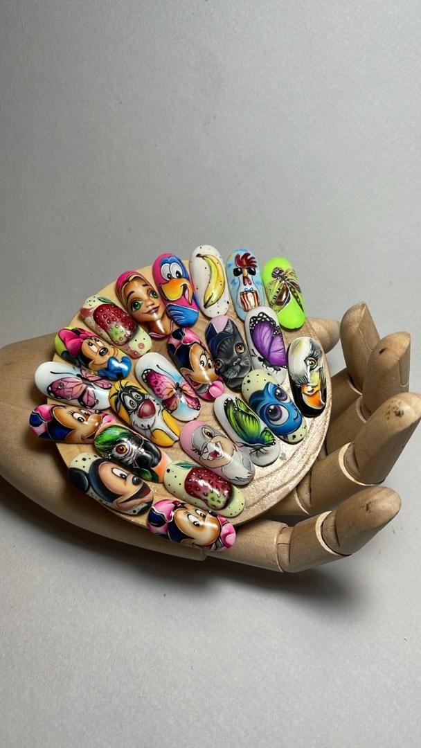 مرکز تخصصی کاشت ناخن و مژه بهار سلیمی