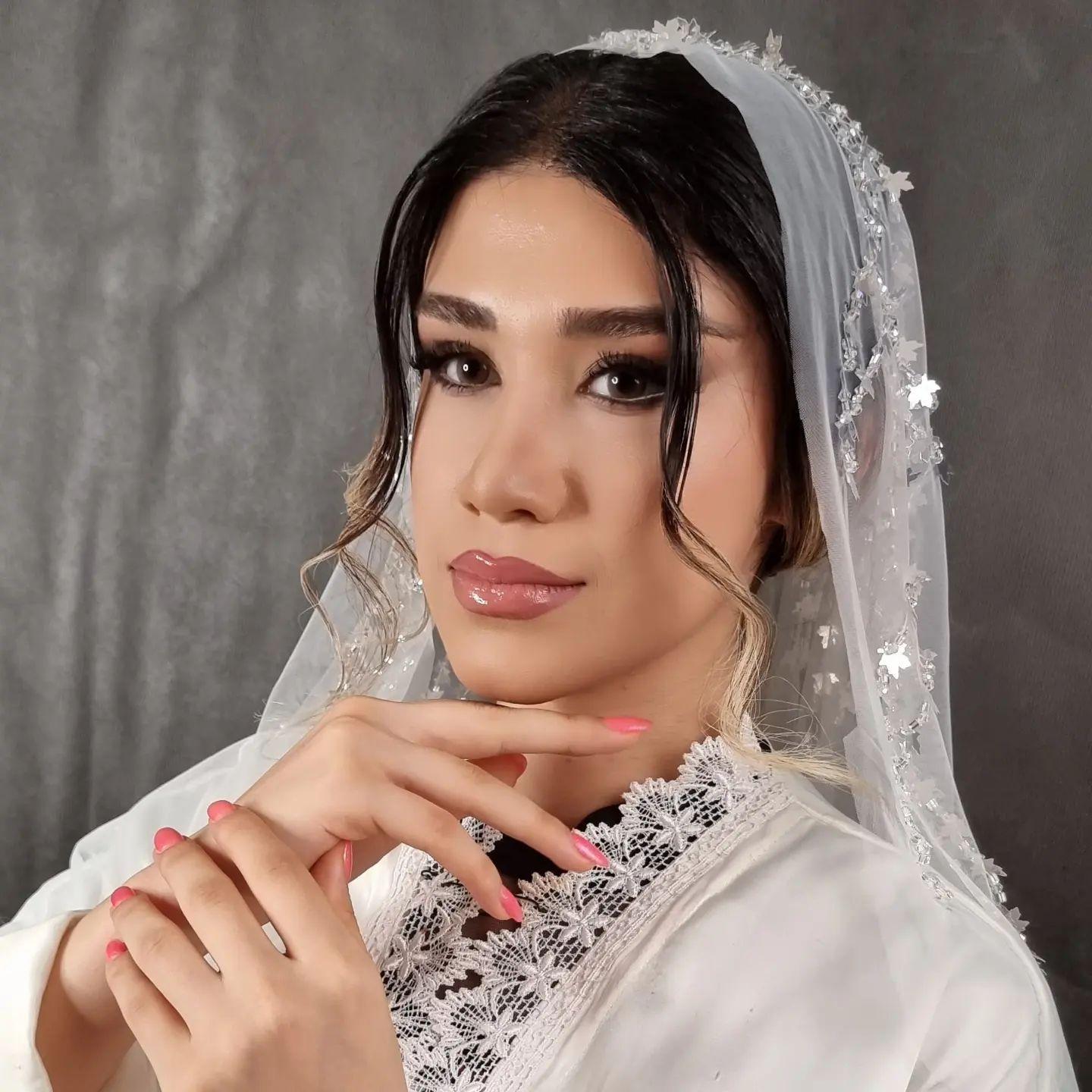 سالن زیبایی بانوی هنر در آمل