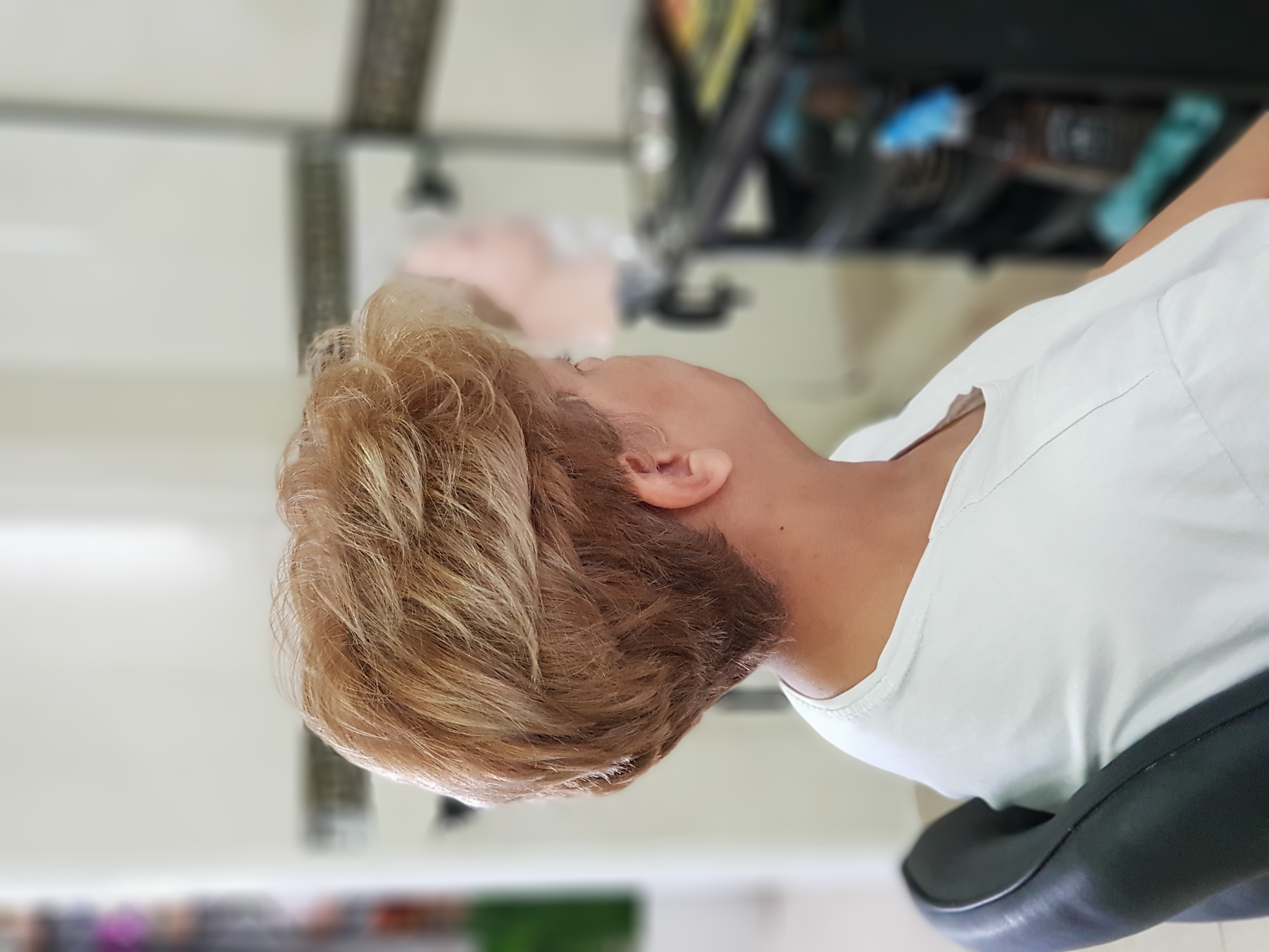 سالن زیبایی مهرناز رستگار