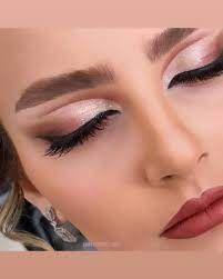 سالن زیبایی گل سرخ