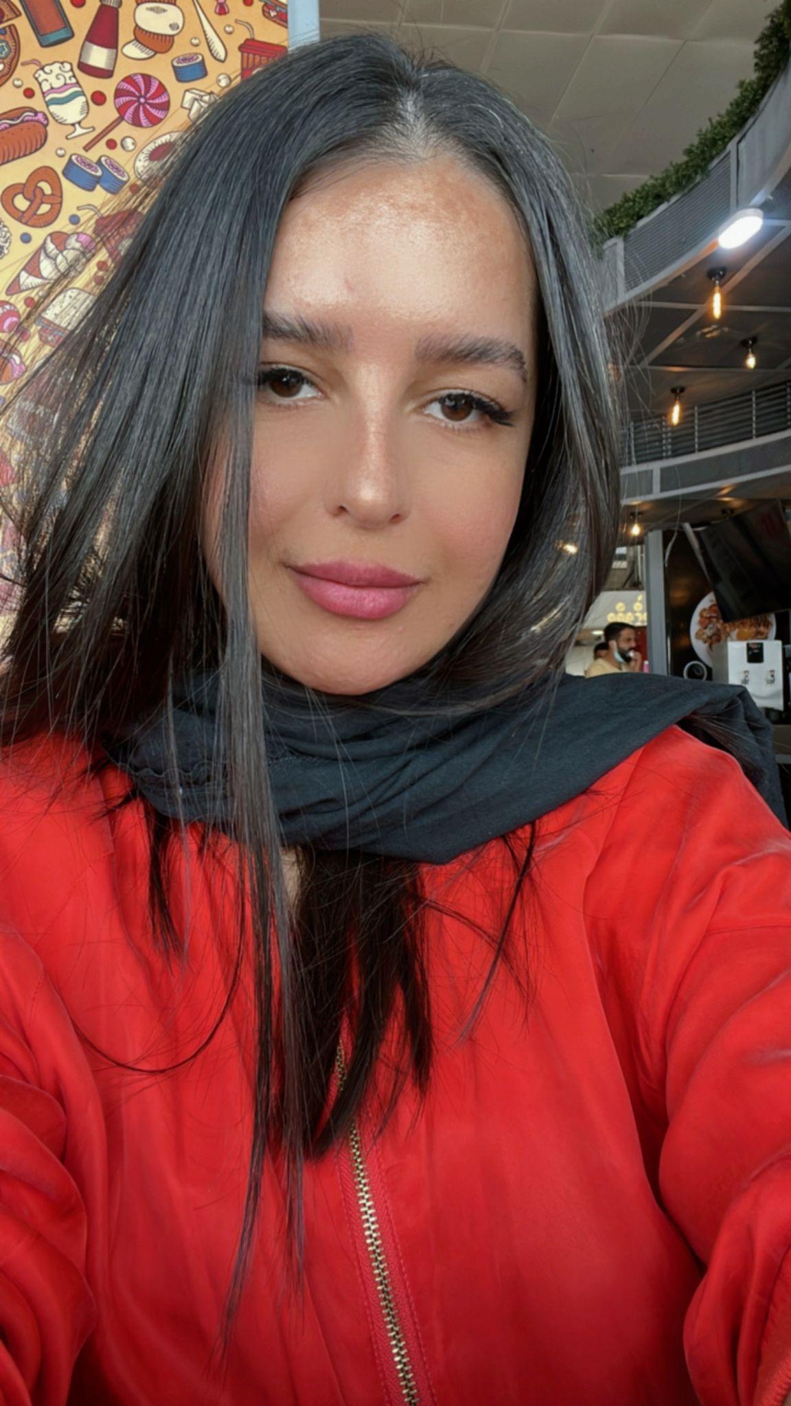 آموزشگاه و سالن زیبایی آزیش(نوشهر)